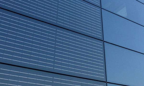 Schwarze PV-platten für Fassade