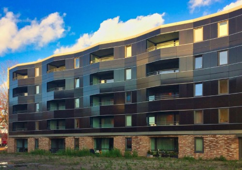 Balconies integrated in the ﬂoor plan for an optimal façade design © BEAR-iD