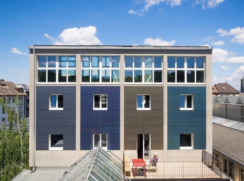BIPV-Südfassade © Martin Zeller