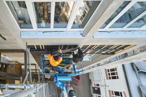 Montage der BIPV-Fassade © Baubüro in situ AG