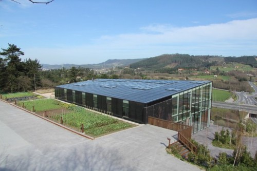 BIPV roof and façade of Azurmendi restaurant © Naia Eguino
