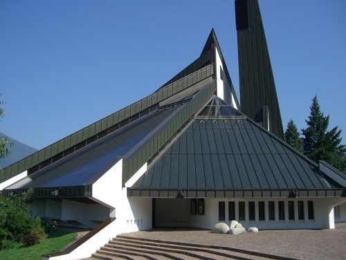 Blick auf die ursprüngliche Blechdachoberfläche, nicht so unterschiedlich von den PV-Modulen © Eurac Research