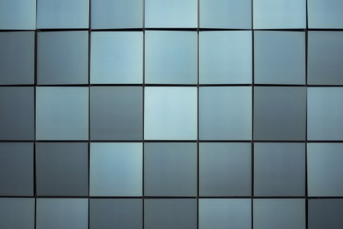 Close-up of the façade: the colours are depending on the angle of the module © C.F. Møller Architects / Adam Mørk