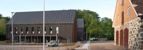 Modern roof material next to traditional © Skanska Klas Andersson