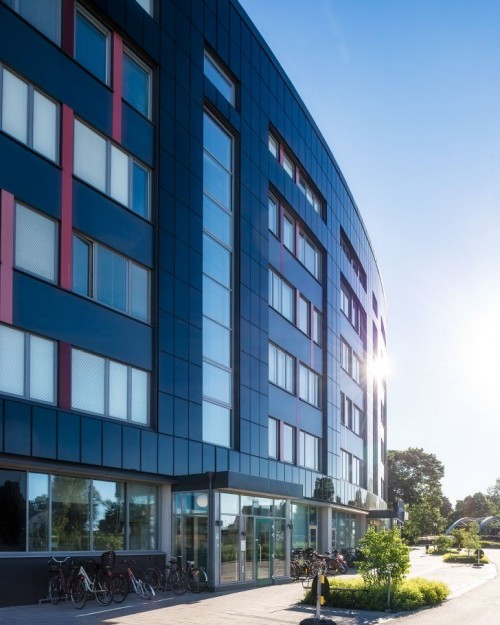 PV modules start above ground floor level © White arkitekter
