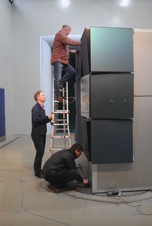 Prototype of the façade with Kingspan elements, solar modules, mounting system with brackets and rails, silicon joints, was built for tests © Solarlab