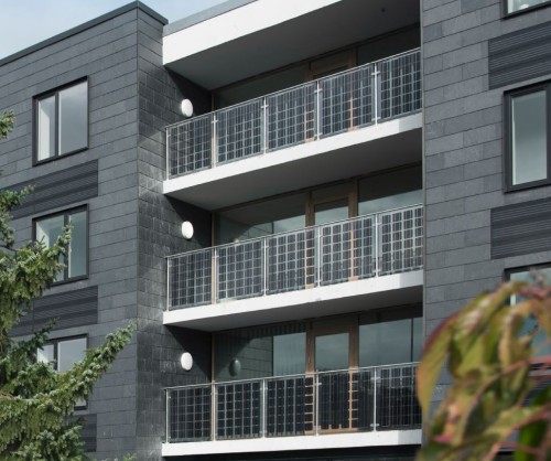 Semi-transparent BIPV modules in the balustrades © KANT Architecter