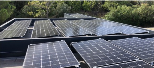 Positionierung der BIPV-Module auf dem Vordach © Noemi Fabiano
