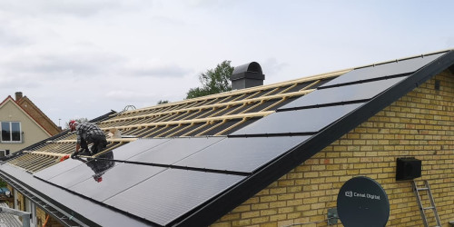 Solar Dachziegel SOLID Solrif SoliTek
